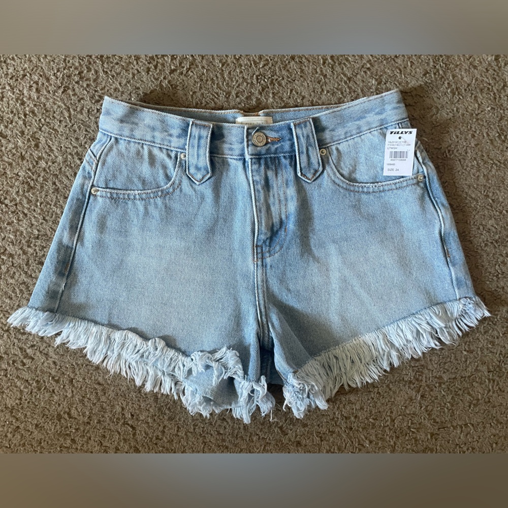 NWT Tilly’s Blue Denim Jean Shorts, Size 24